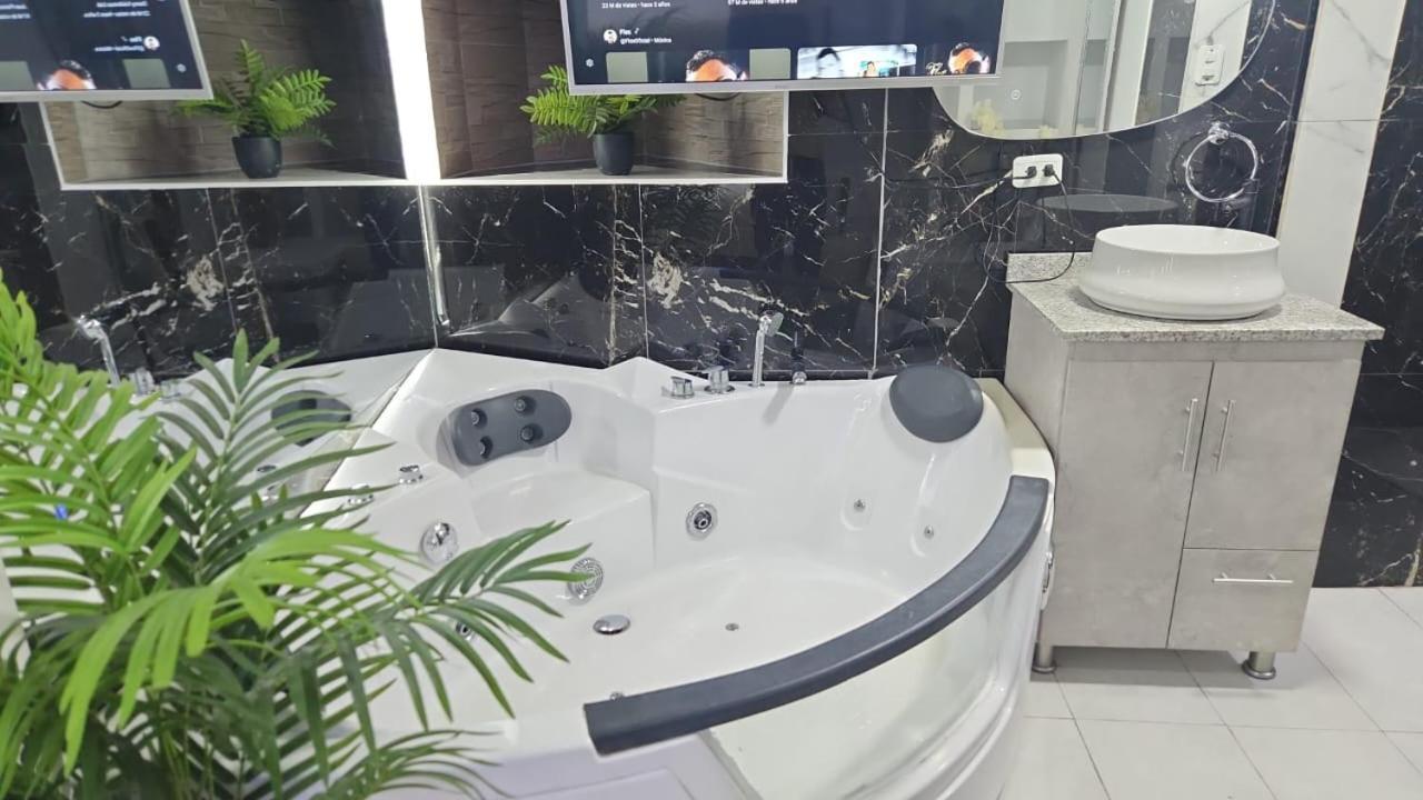 Luna Quitena Hotel Quito Kültér fotó